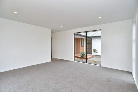 Photo of property in 21 Malaga Crescent, Harewood, Christchurch, 8051