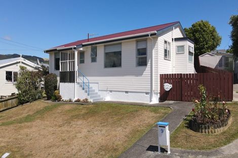 Photo of property in 9 Arero Place, Titahi Bay, Porirua, 5022