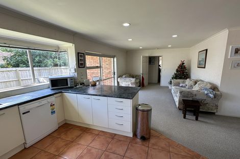 Photo of property in 9 Brosna Place, East Tamaki, Auckland, 2016