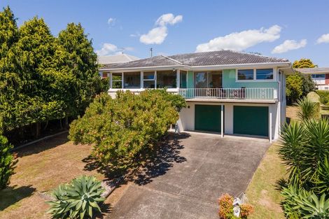Photo of property in 15 Marywil Crescent, Hillcrest, Auckland, 0627