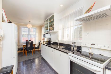 Photo of property in 40 Woodglen Road, Glen Eden, Auckland, 0602