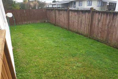 Photo of property in 2/171 Bruce Mclaren Road, Henderson, Auckland, 0612