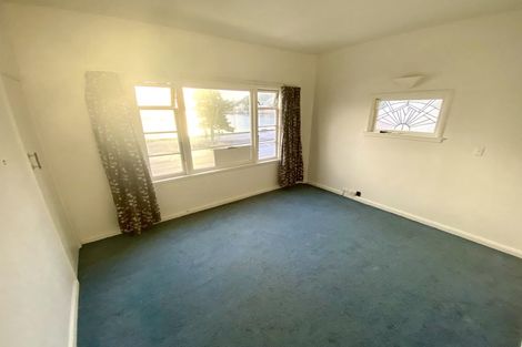 Photo of property in 182 Oriental Parade, Oriental Bay, Wellington, 6011