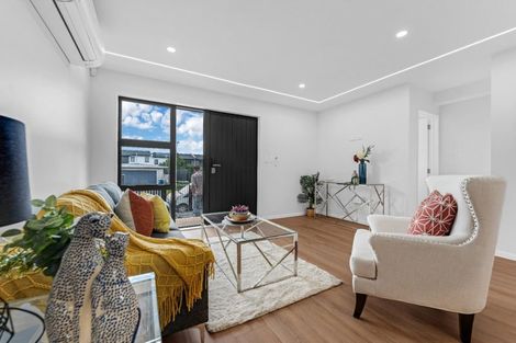 Photo of property in 5/1 Benita Place, Sunnyvale, Auckland, 0612