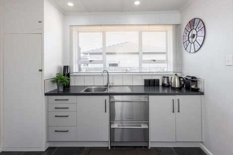 Photo of property in 28 King Street, Taradale, Napier, 4112