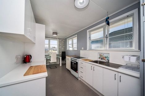 Photo of property in 279 South Road, Hawera, 4610