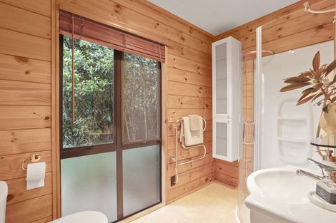 Photo of property in 14 Cochran Road, Oratia, Auckland, 0604