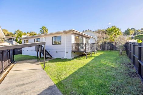 Photo of property in 2/2 Tacitus Place, Totara Vale, Auckland, 0629