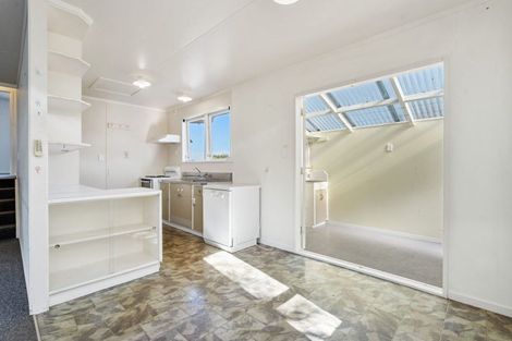 Photo of property in 10 Memorial Drive, Parahaki, Whangarei, 0112