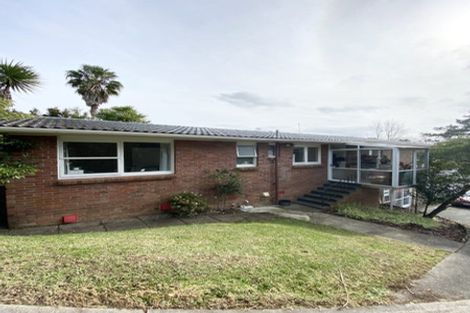 Photo of property in 93 Fairclough Road, Beach Haven, Auckland, 0626