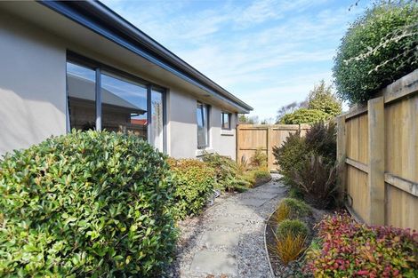 Photo of property in 8 Sheraton Place, Redwood, Christchurch, 8051