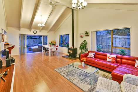 Photo of property in 24 Deodar Place, Totara Heights, Auckland, 2105