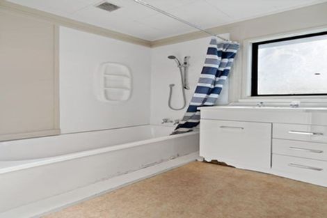 Photo of property in 183 Mahia Road, Wattle Downs, Auckland, 2103