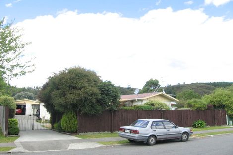 Photo of property in 4 Speargrass Grove, Timberlea, Upper Hutt, 5018