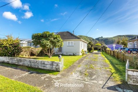 Photo of property in 17 Peck Street, Taita, Lower Hutt, 5011