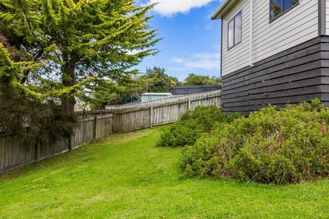 Photo of property in 9 Beauzami Crescent, Ascot Park, Porirua, 5024