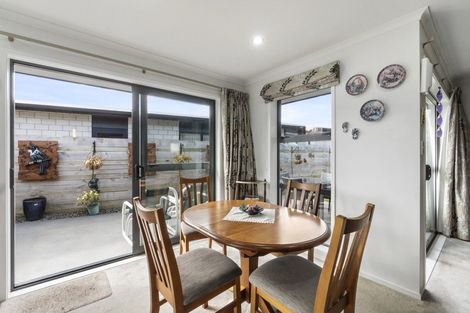 Photo of property in 18 Shrule Place, Huntington, Hamilton, 3210