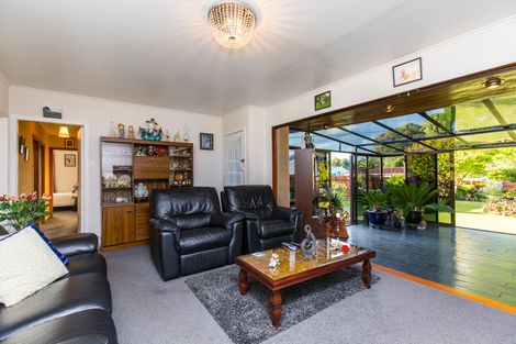 Photo of property in 40 Woodglen Road, Glen Eden, Auckland, 0602