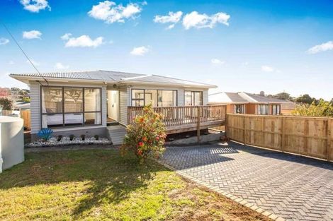 Photo of property in 16 Blease Street, New Lynn, Auckland, 0600