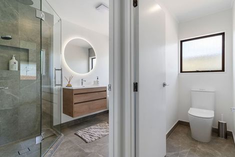 Photo of property in 2/136 Barrack Road, Mount Wellington, Auckland, 1060