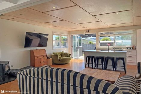 Photo of property in 114 Chartwell Avenue, Whangamata, 3620