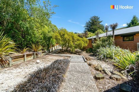 Photo of property in 1 Joshua Place, Helensburgh, Dunedin, 9010