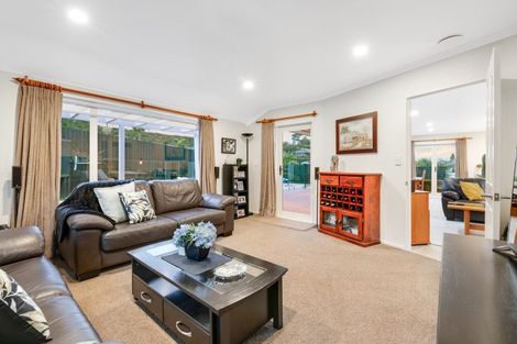 Photo of property in 14 Astor Place, Orewa, 0931