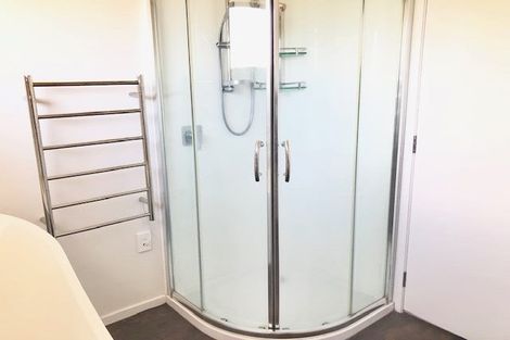 Photo of property in 2/5 Francis Street, Hauraki, Auckland, 0622