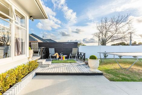 Photo of property in 18 Wellesley Road, Mangere Bridge, Auckland, 2022