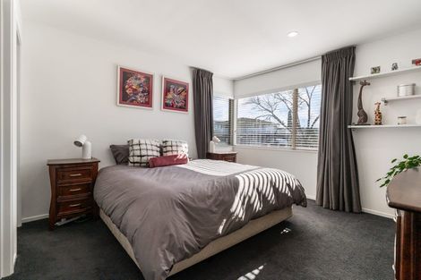 Photo of property in 13 Beaudine Avenue, Glenfield, Auckland, 0629