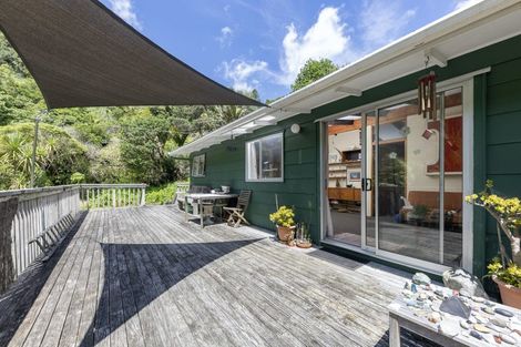 Photo of property in 11 Karekare Road, Karekare, New Lynn, 0772