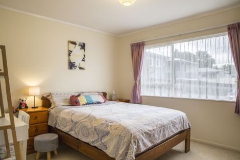 Photo of property in 1/66 Coronation Road, Hillcrest, Auckland, 0627