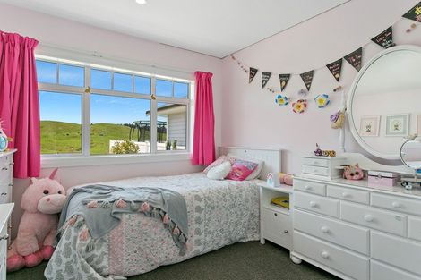 Photo of property in 97 Loch Views Road, Acacia Bay, Taupo, 3385