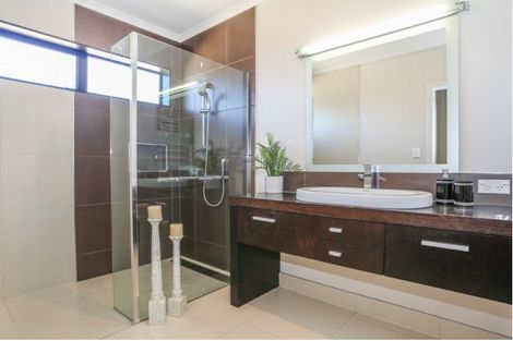 Photo of property in 1 Lindis Place, Poraiti, Napier, 4112