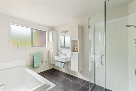 Photo of property in 58d Gilbert Street, New Plymouth, 4310