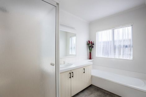 Photo of property in 4/49 Sackville Street, Fitzroy, New Plymouth, 4312