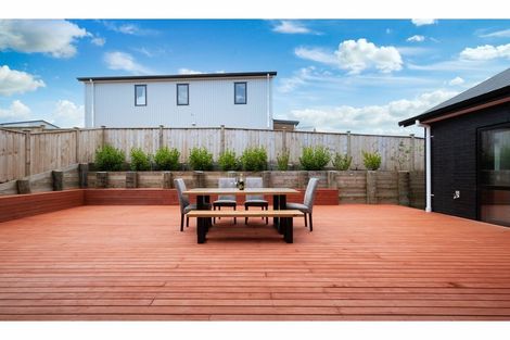 Photo of property in 14 Kaimai Avenue, Massey, Auckland, 0614