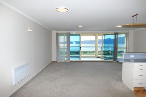 Photo of property in Ocean Apartments, 44-46 Marine Parade, Paraparaumu Beach, Paraparaumu, 5032