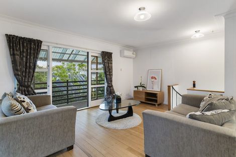 Photo of property in 1/420 Beach Road, Mairangi Bay, Auckland, 0630