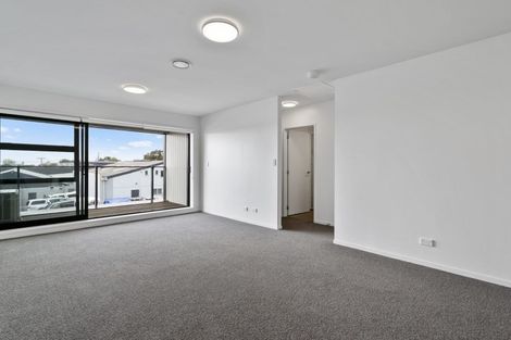 Photo of property in 1/4045f Great North Road, Glen Eden, Auckland, 0602