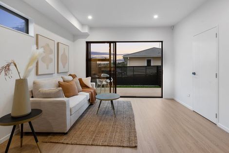 Photo of property in 21d Neal Avenue, Glenfield, Auckland, 0629