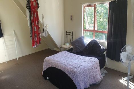 Photo of property in 24 Serwayne Place, Sunnyvale, Auckland, 0612