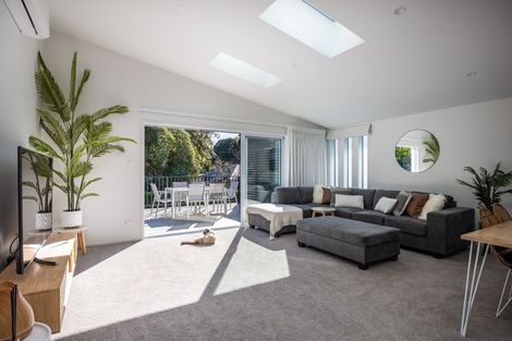 Photo of property in 4 Azalea Place, Brooklands, New Plymouth, 4310