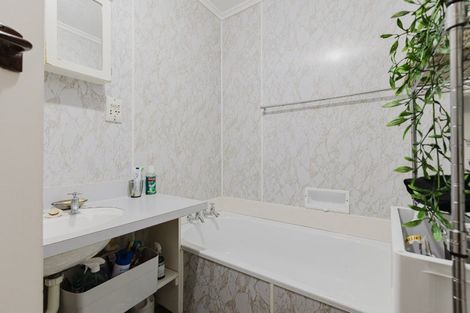 Photo of property in 3 Seddon Street, Takaro, Palmerston North, 4412