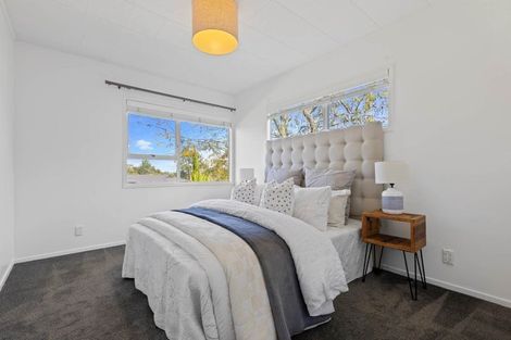 Photo of property in 82 West Harbour Drive, West Harbour, Auckland, 0618