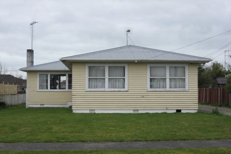 Photo of property in 19 Norfolk Street, Levin, 5510