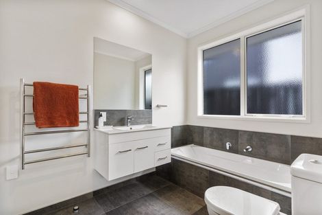 Photo of property in 10 Toi Place, Papamoa, 3118