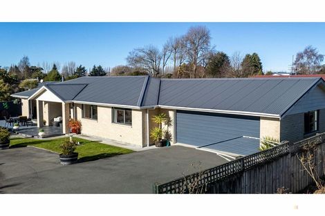 Photo of property in 240 Talbot Street, Geraldine, 7930