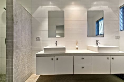 Photo of property in 282 Beach Road, Campbells Bay, Auckland, 0630