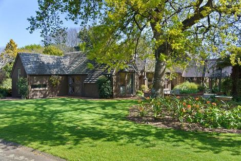 Photo of property in 9 Karaka Grove, Waikanae, 5036